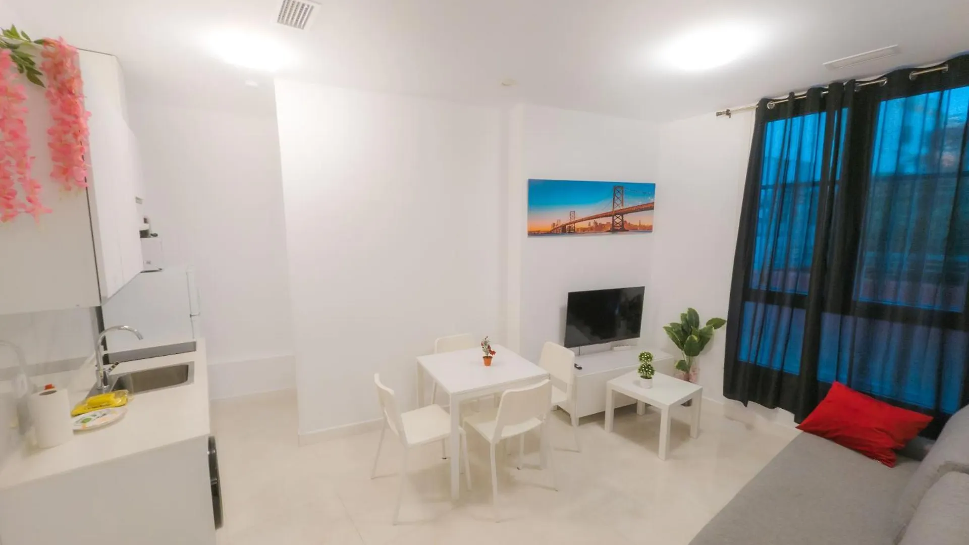 Rental San Luis Seville 0*,
